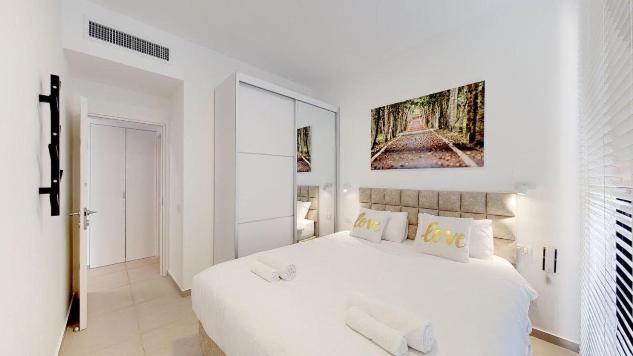 Comfortable Apartment With Balcony By Holyguest Tel Aviv Exterior foto